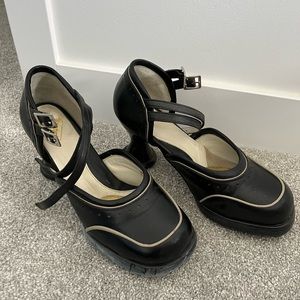 Fluevog Mini Q-Tees. Black with double ankle strap. Size 9
